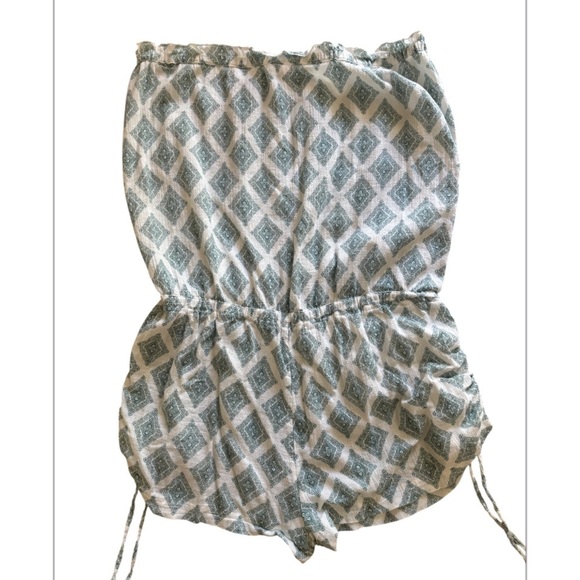 Victoria’s Secret Romper - Picture 2 of 3